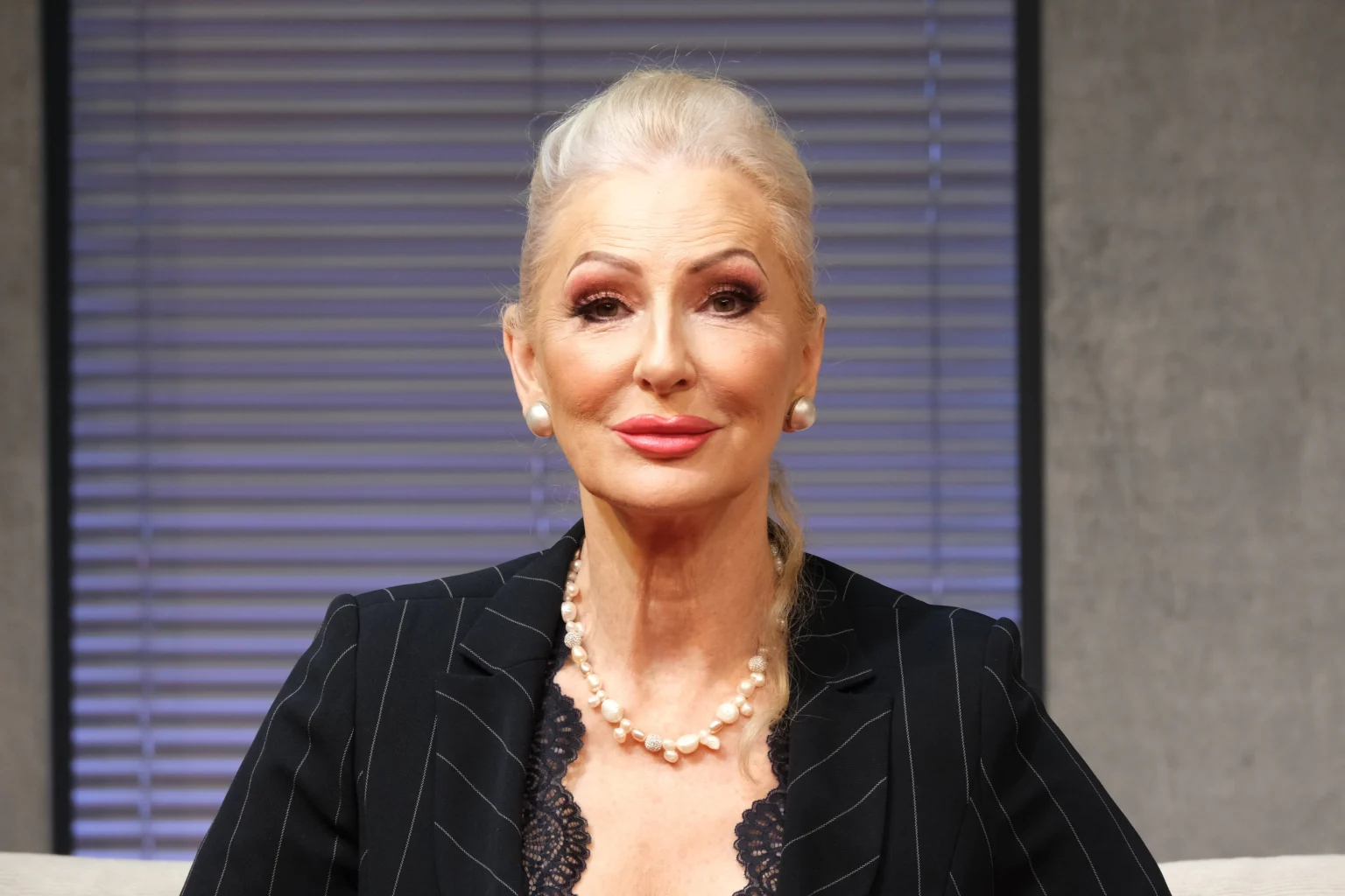 Désirée Nick ungeschminkt: Warum die TV-Ikone bewusst ohne Make-up vor der Kamera steht désirée nick ungeschminkt